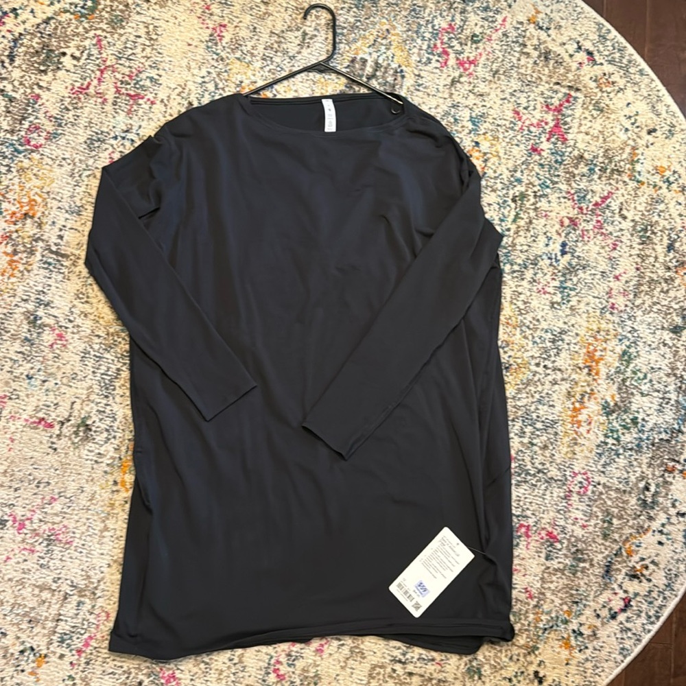 Lululemon - Back in Action long sleeve dress